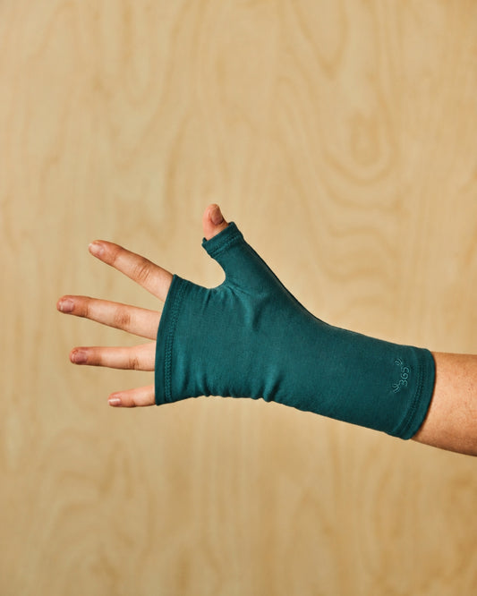Women's Handwarmers - 100% Merino Wool, Pine Green
