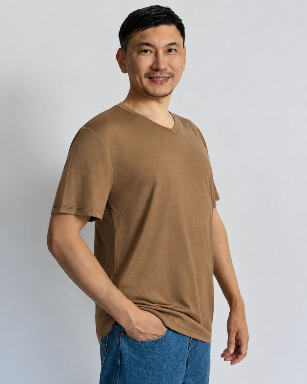 Men’s V-Neck T-shirt – 100% Merino Wool, Sand