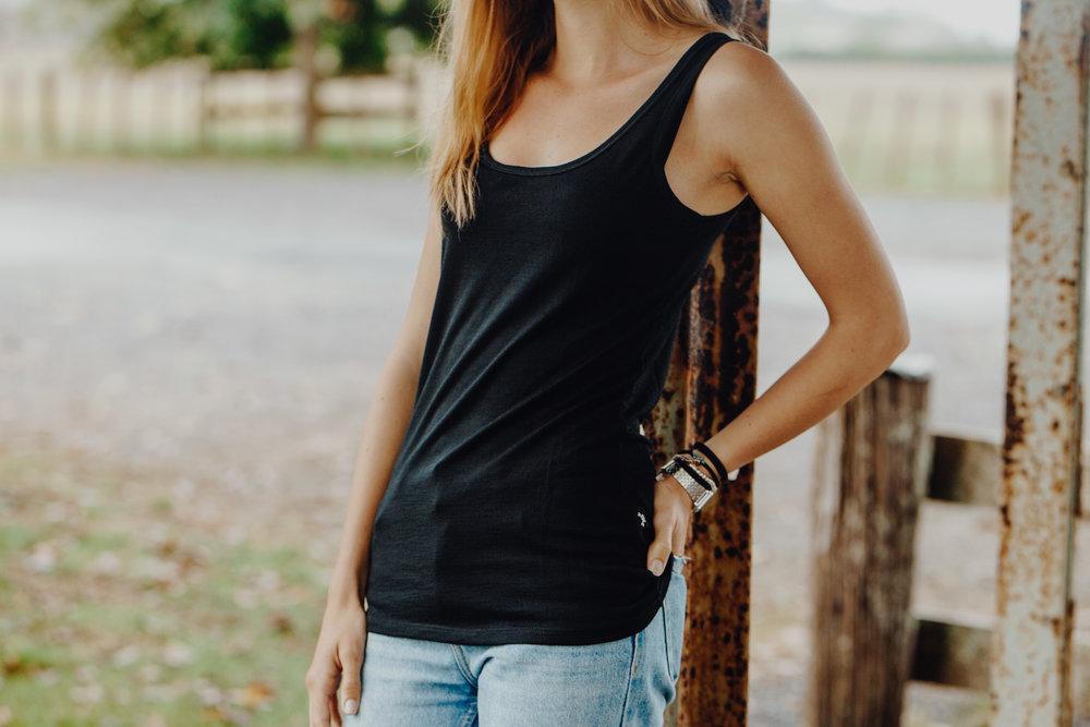 Merino 365 Women's Scoop Neck Tank Top - Black